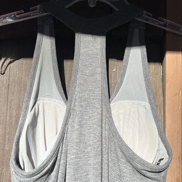 Athleta Spirts Dress Razor back, built in Bra, ruched bottom, figure flattering. - Picture 6 of 9